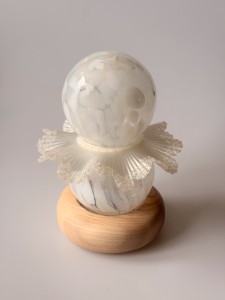 lampa-halka-szarotka-biale-plamki-lampka-nocna-wiszaca