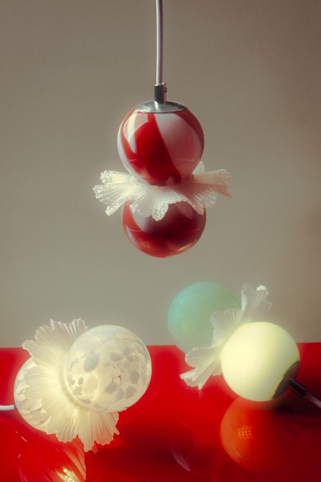 lampa-halka-rozeniec-czerwona-biala-lampka-nocna-wiszaca