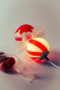 lampa-halka-rozeniec-czerwona-biala-lampka-nocna-wiszaca