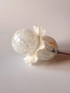 lampa-halka-szarotka-biale-plamki-lampka-nocna-wiszaca