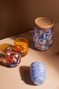 szklany-szczelny-słoik-mimesis-drewniana-pokrywka