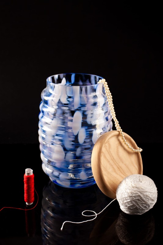 szklany-szczelny-słoik-wazon-na-kwiaty-mimesis-drewniana-pokrywka