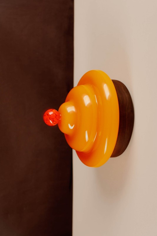 Lampa wisząca kinkiet Bona All Arancia pomarańczowa szklany klosz i drewniana podstawa
