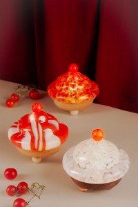 Lampa-Bona-lampka-szklana-szklany-klosz-drewniana-podstawa-oswietlenie